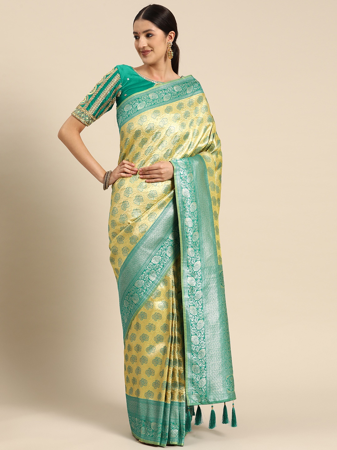 

MANOHARI Floral Zari Silk Blend Banarasi Saree, Beige