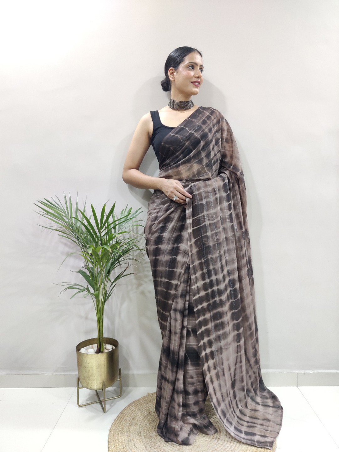 

VEERAX Tie and Dye Pure Georgette Saree, Black