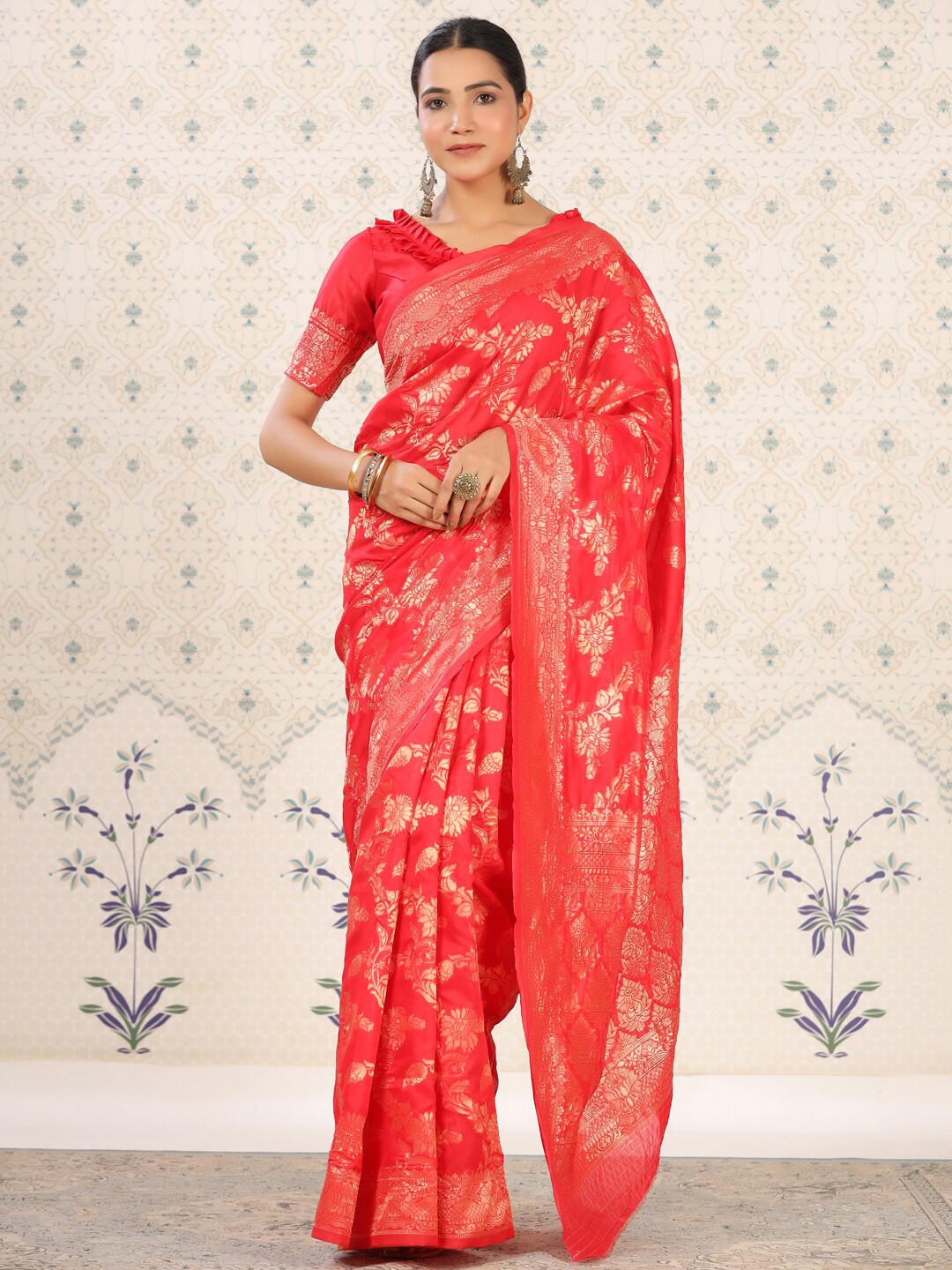 

Ode by House of Pataudi Red & Gold-Toned Floral Woven Design Zari Banarasi Saree