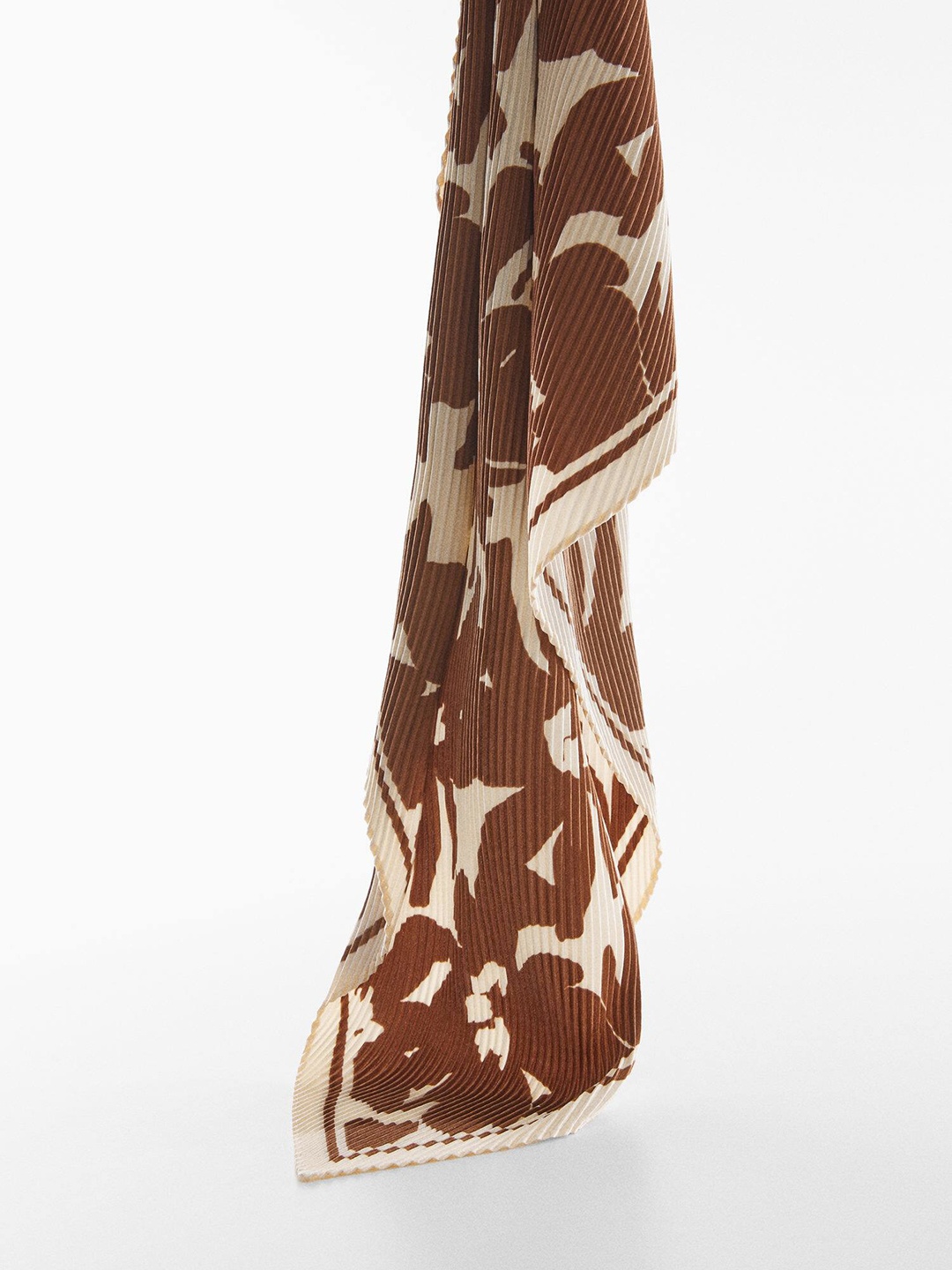 

MANGO Women Satin Finish Floral Printed Scarf, Brown