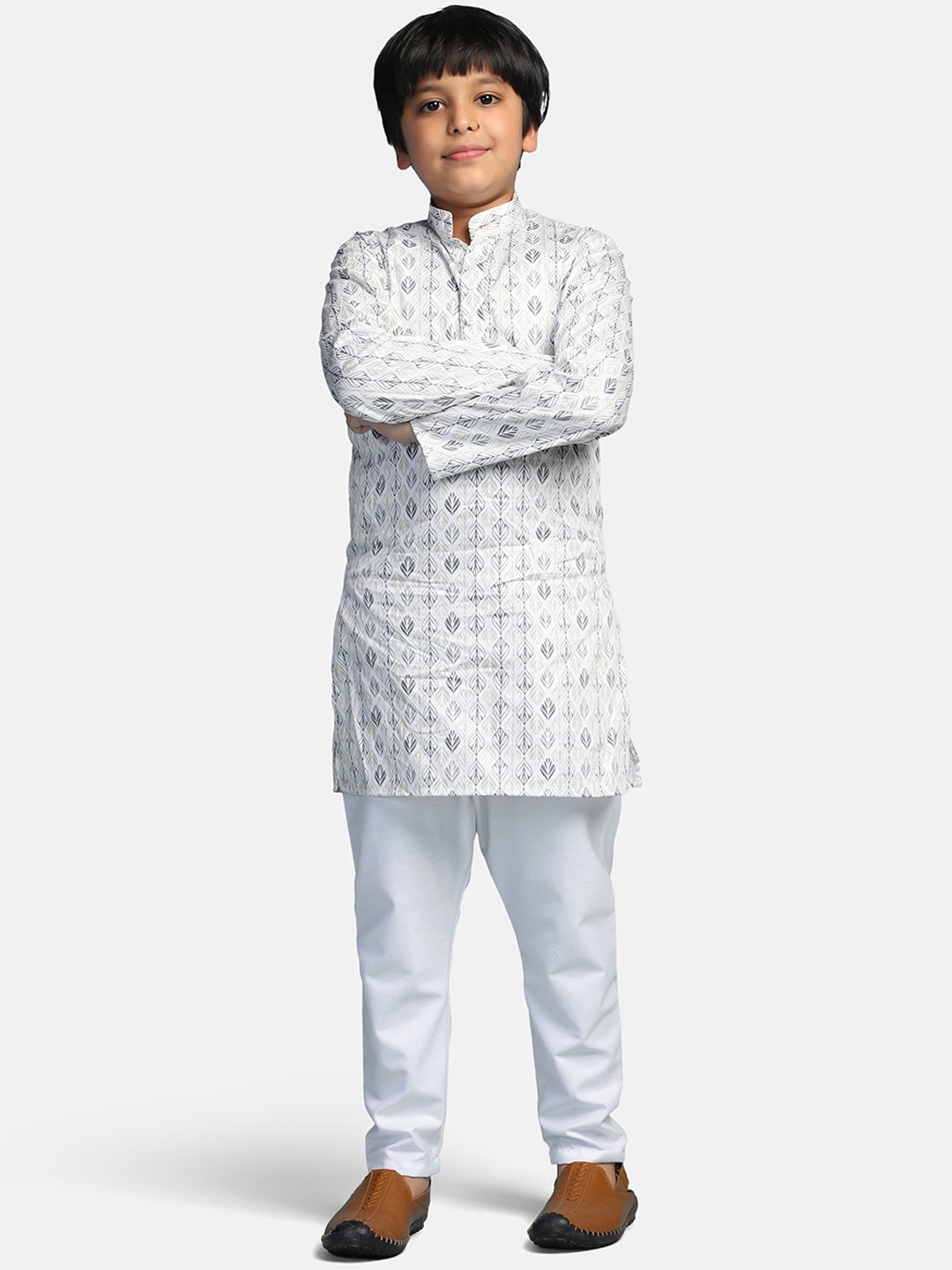 

TAHVO Boys Ethnic Motifs Printed Regular Kurta With Pyjamas, White
