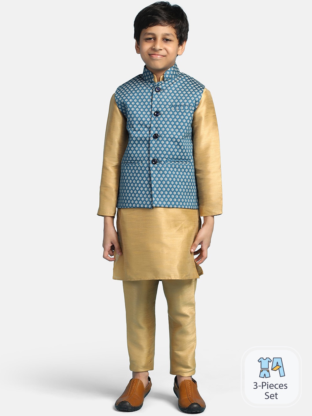 

TAHVO Boys Green Regular Dupion Silk Kurta with Churidar & Nehru Jacket