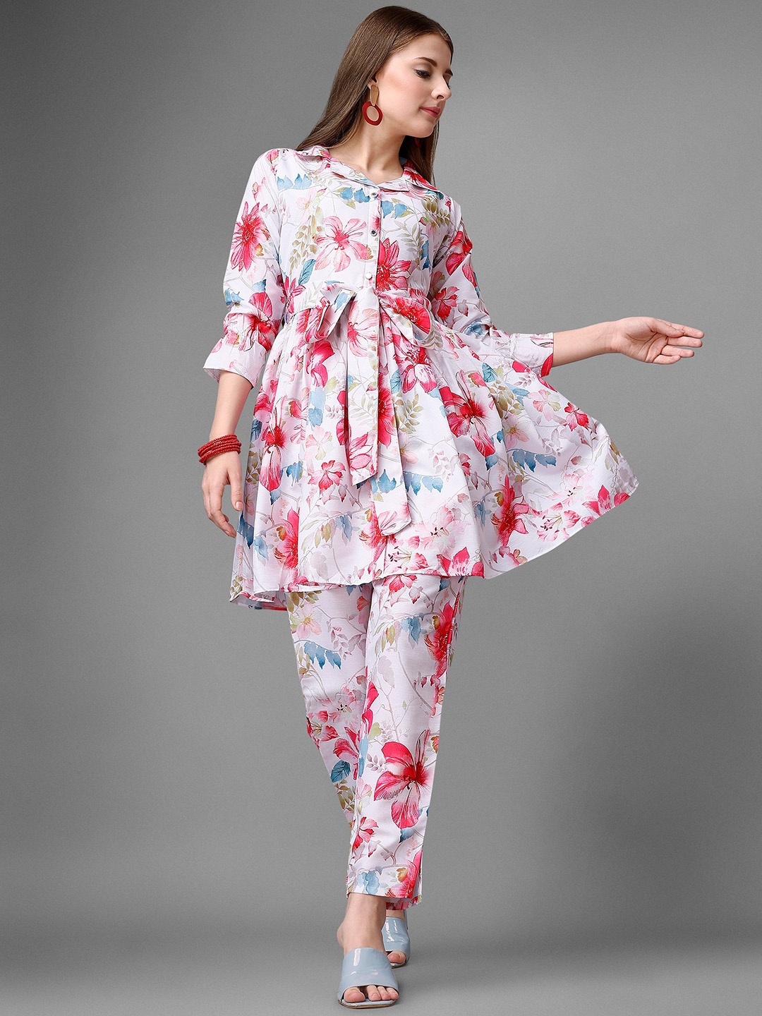

ASPORA Floral Printed Lapel Collar Tunic & Trousers, White