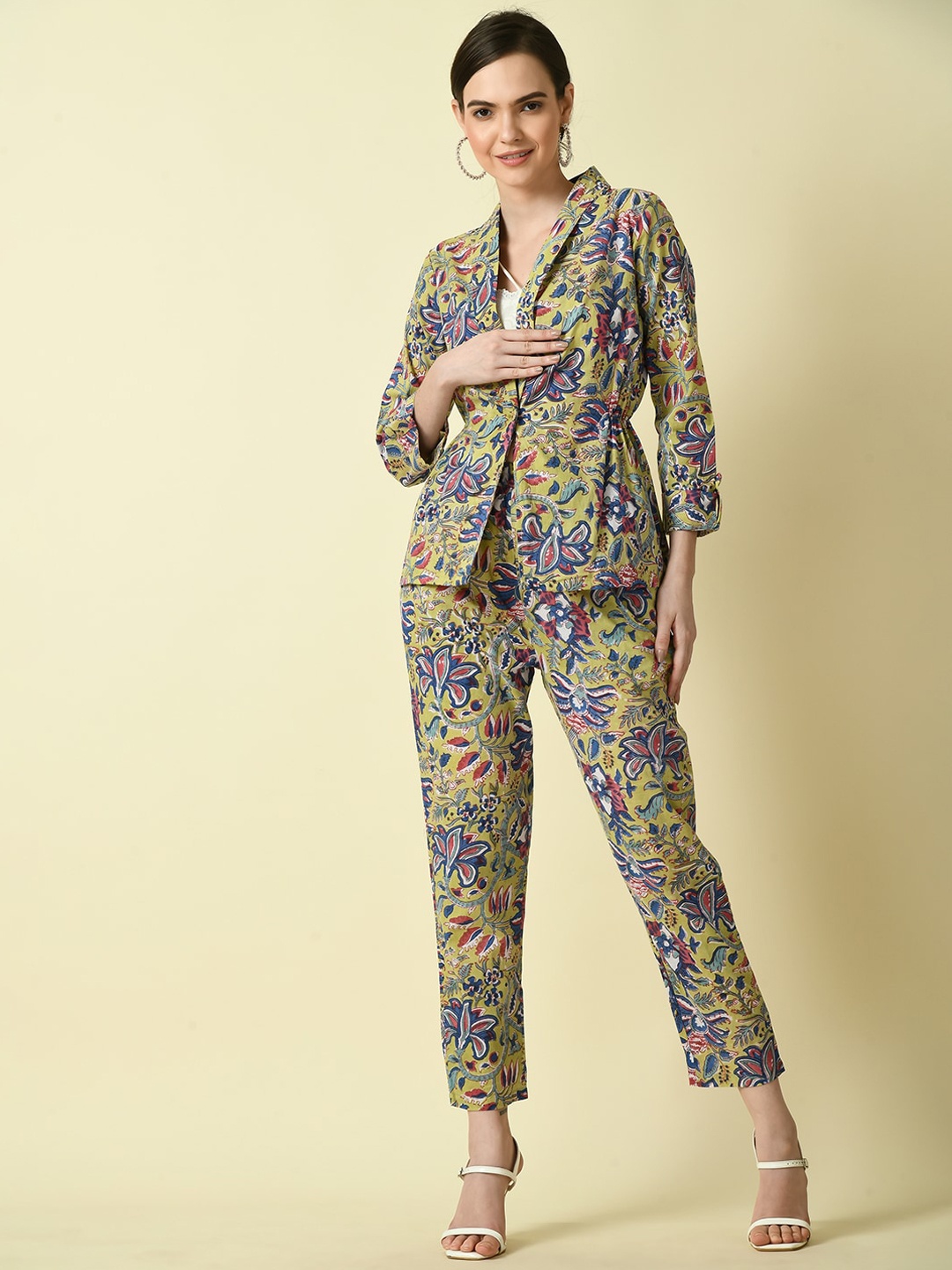 

DressBerry Green Printed Pure Cotton Shawl Neck Coat With Trousers