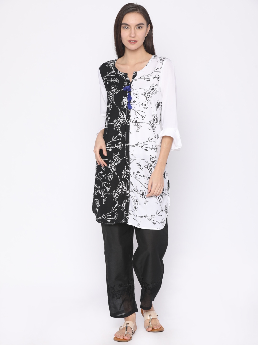 

AKKRITI BY PANTALOONS Women Black & White Floral Printed A-Line Kurta