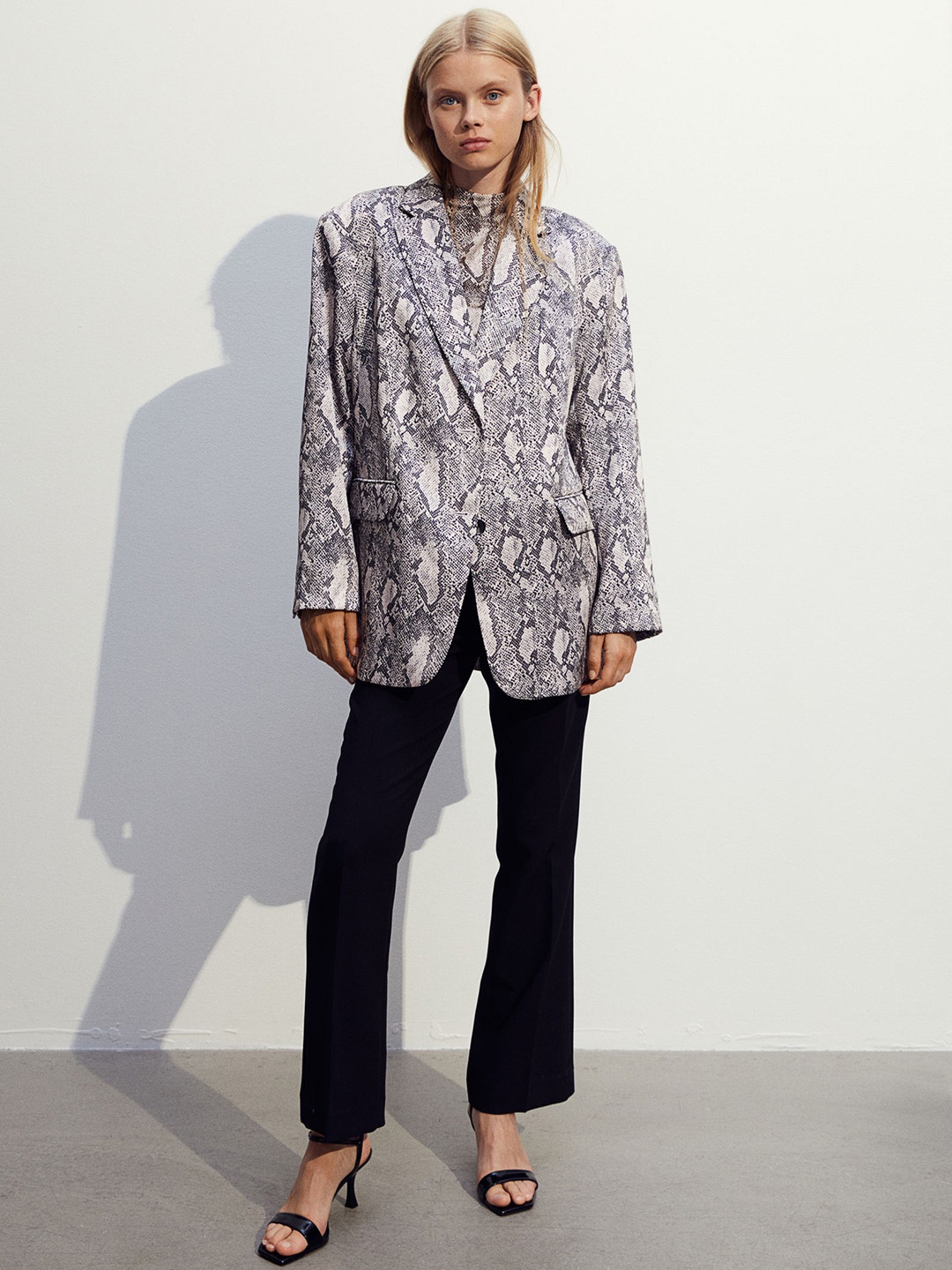 

H&M Women Oversized Satin Blazer, Grey