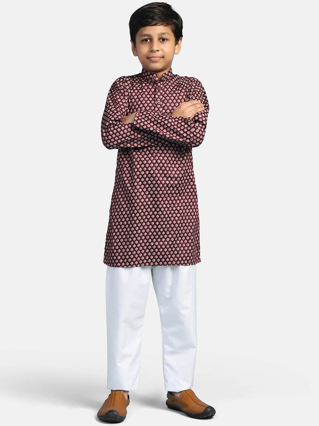 

TAHVO Boys Geometric Printed Mandarin Collar Kurta with Pyjamas, Maroon