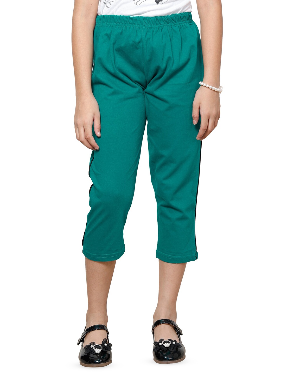 

BAESD Girls Regular Fit Mid-Rise Pure Cotton Capris, Green