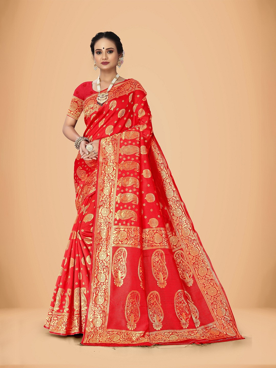 

Rivana Ethnic Motifs Woven Design Zari Saree, Red