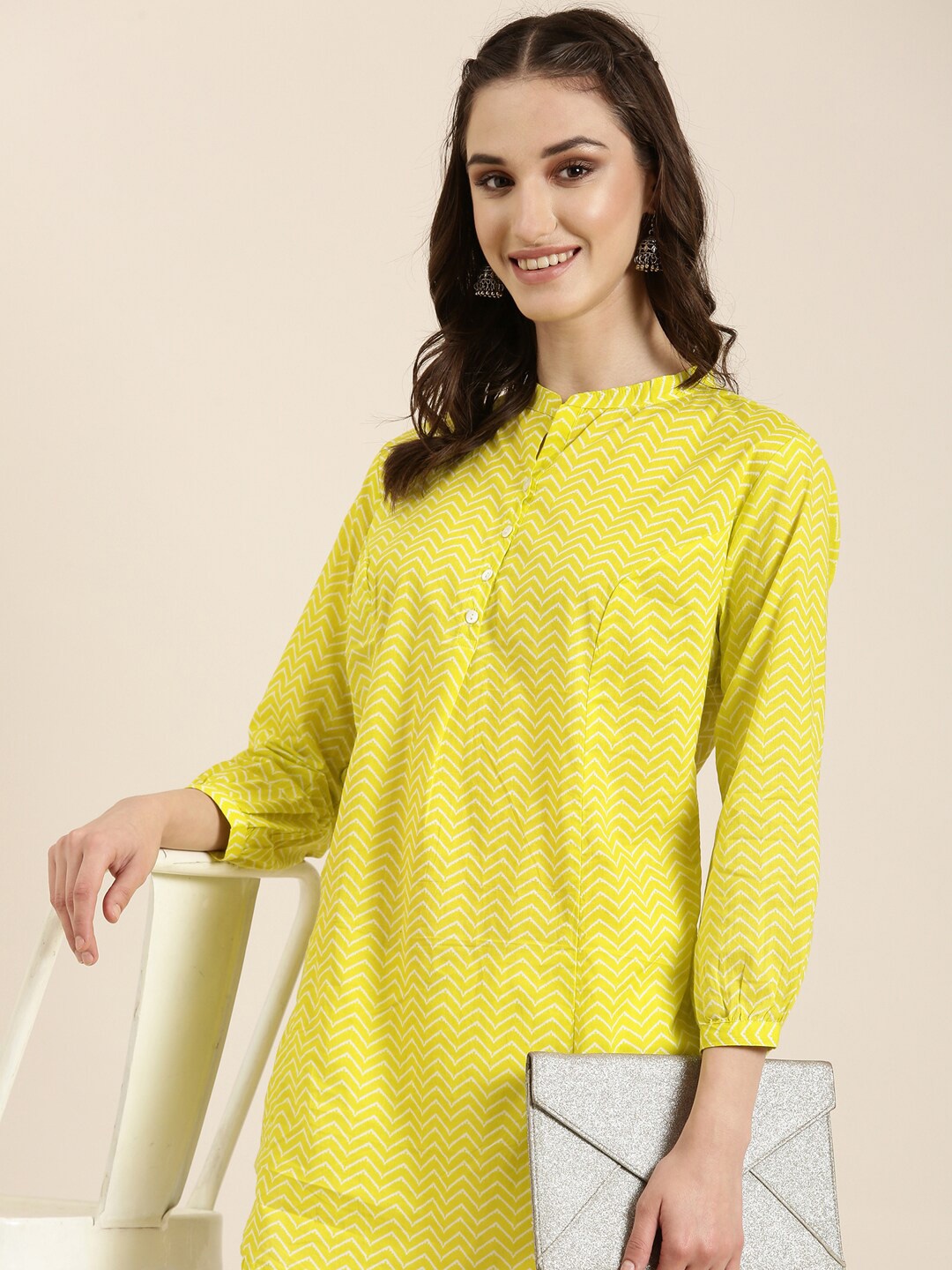 

SHOWOFF Mandarin Collar Chevron Printed Panelled Kurti, Lime green