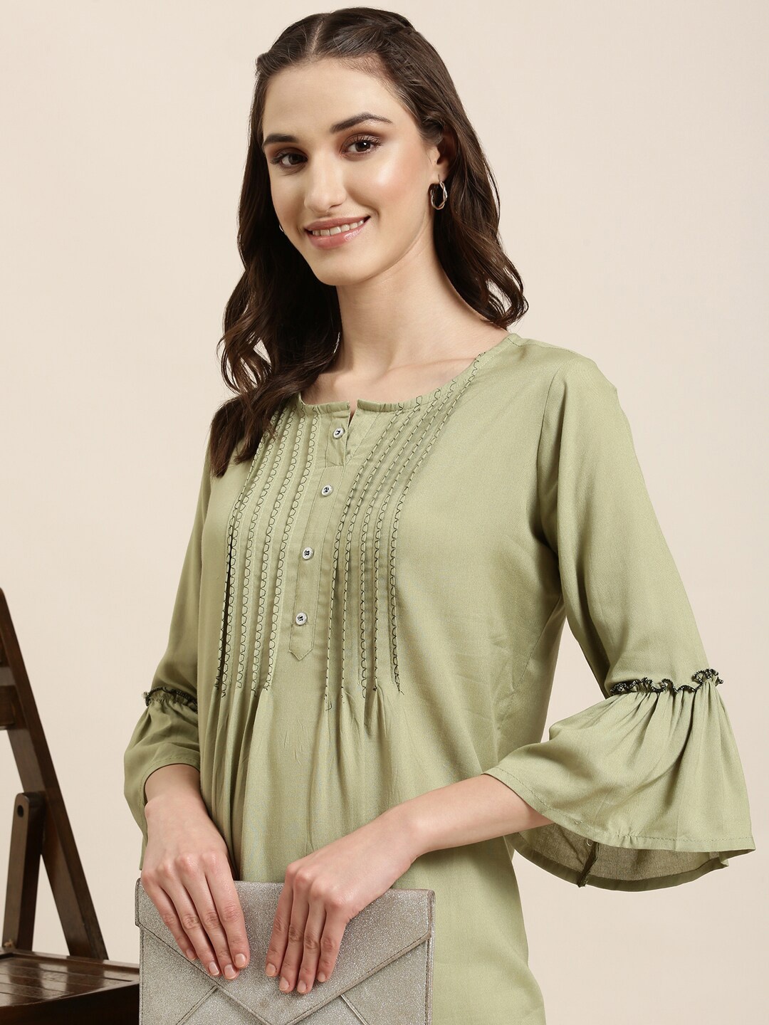 

SHOWOFF Thread Work Bell Sleeves Pleated Kurti, Green