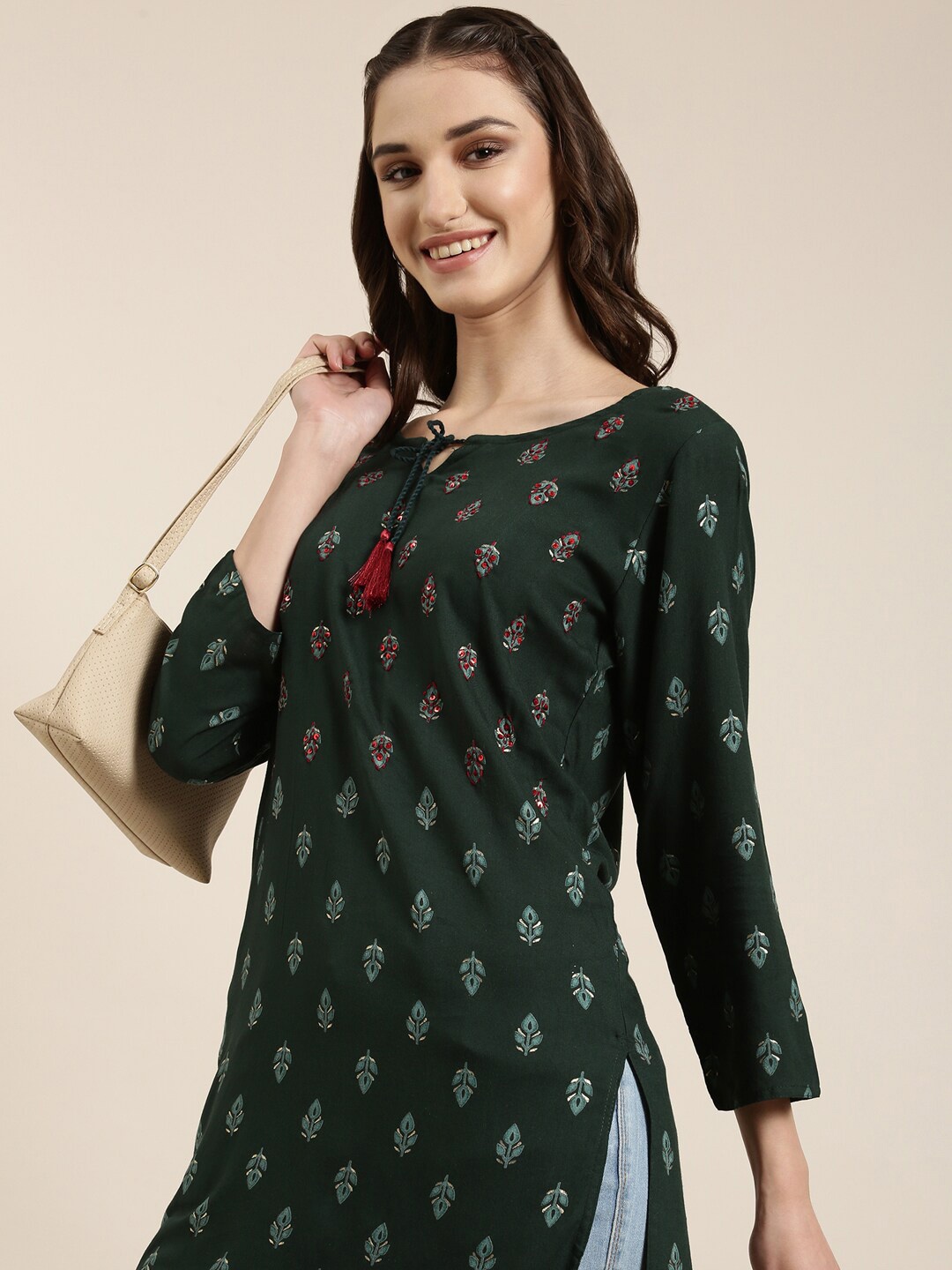 

SHOWOFF Ethnic Motifs Printed Thread Work Kurti, Green