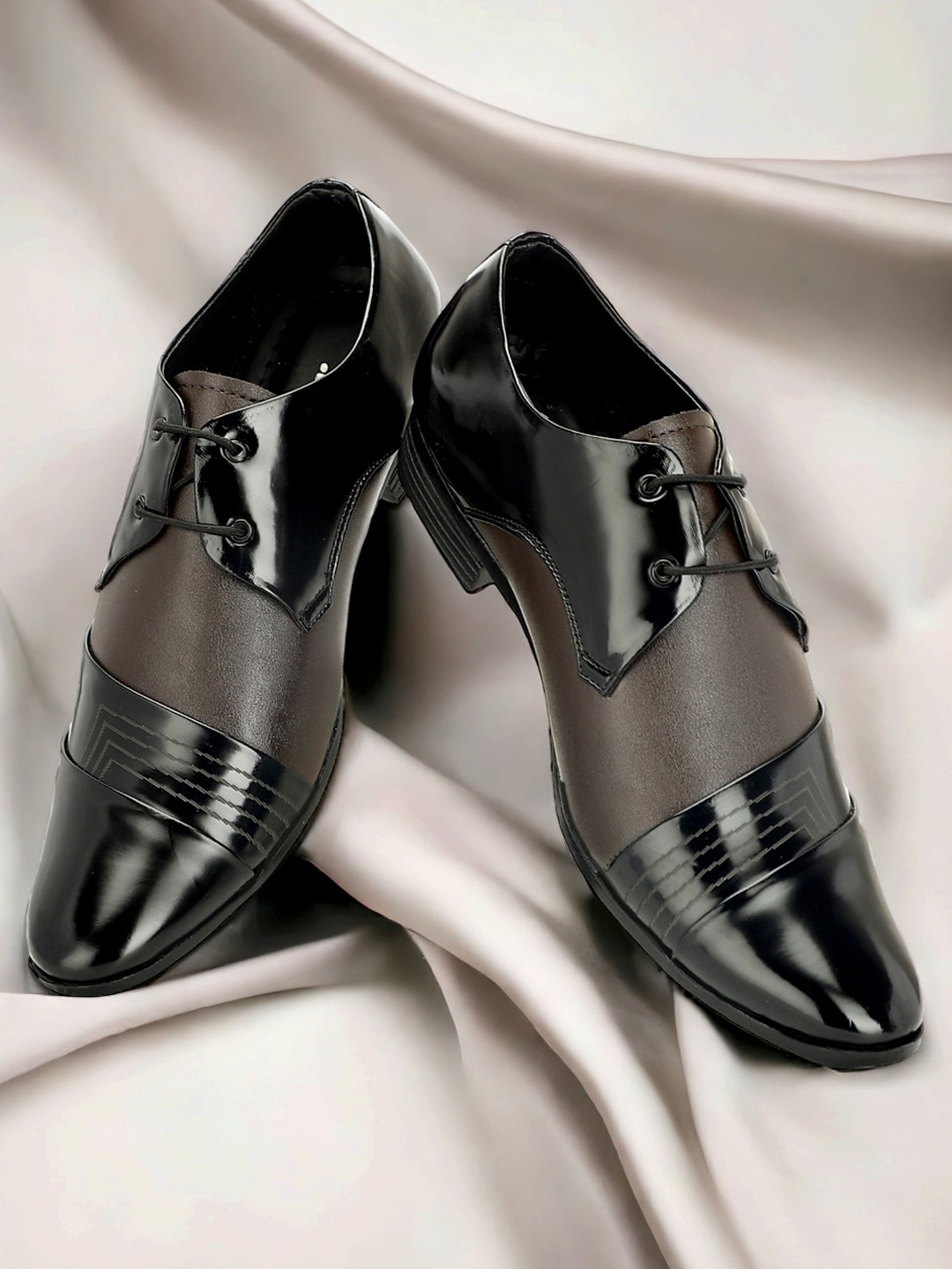 

Buxton Men Formal Lace-Up Derbys, Black