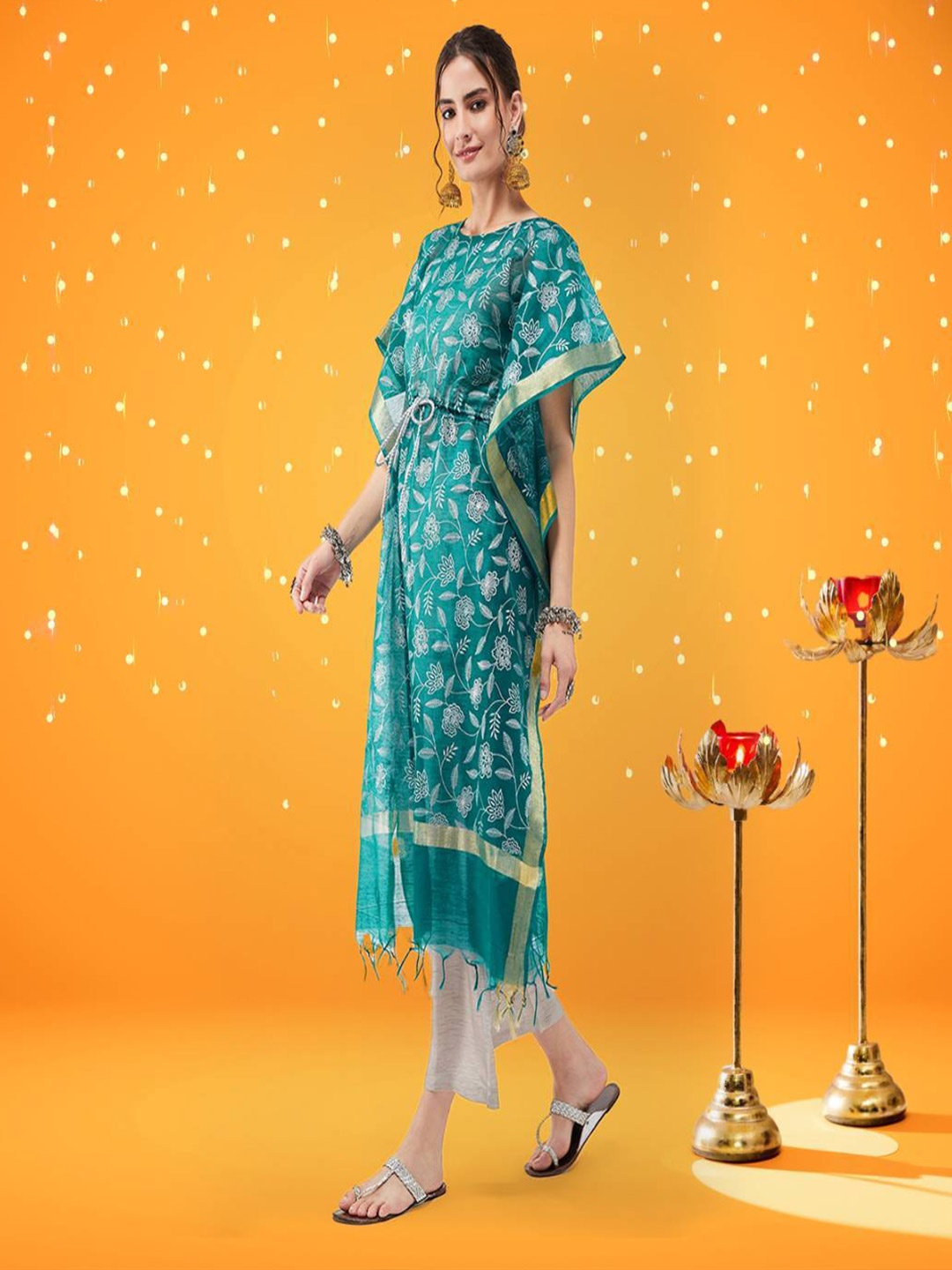 

Pannkh Floral Printed Flared Sleeves Kaftan Kurta, Green