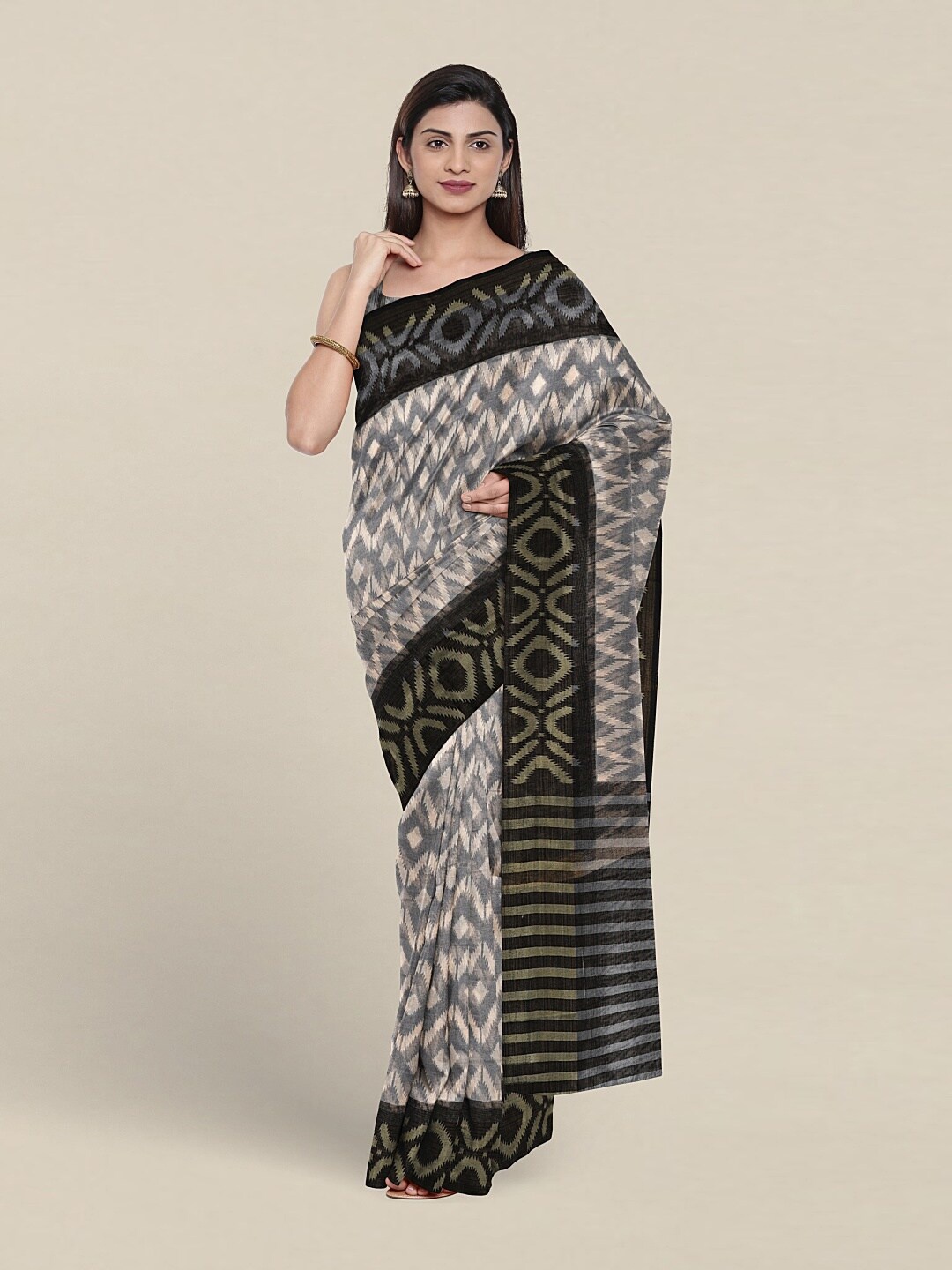 

Pothys Geometric Printed Saree, Grey