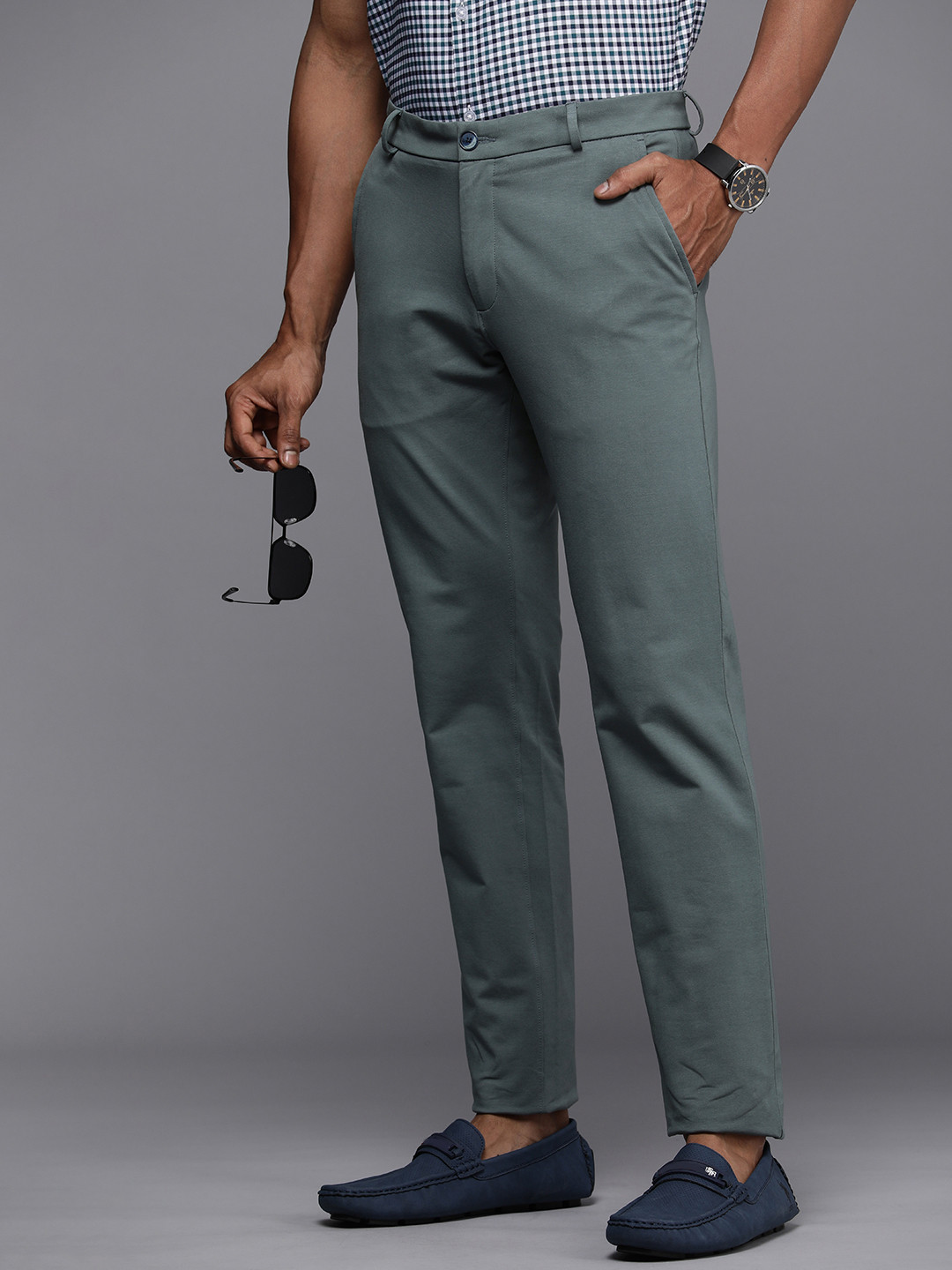 

Louis Philippe Sport Solid Slim Fit Mid-Rise Smart Casual Trousers, Grey