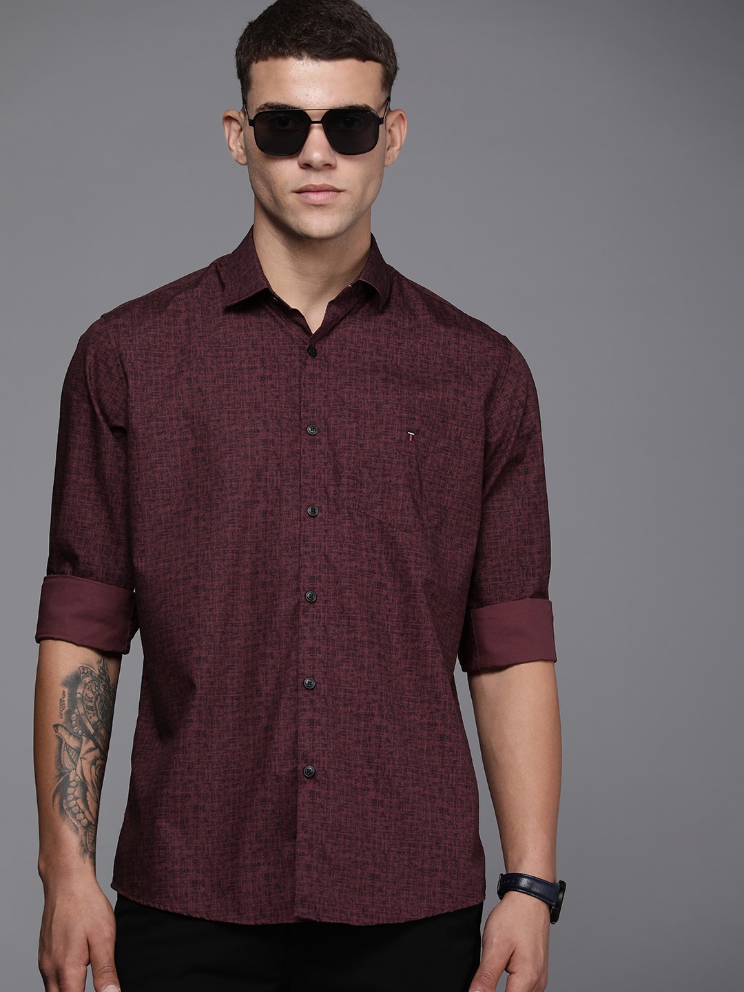 

Louis Philippe Sport Slim Fit Abstract Printed Pure Cotton Casual Shirt, Burgundy