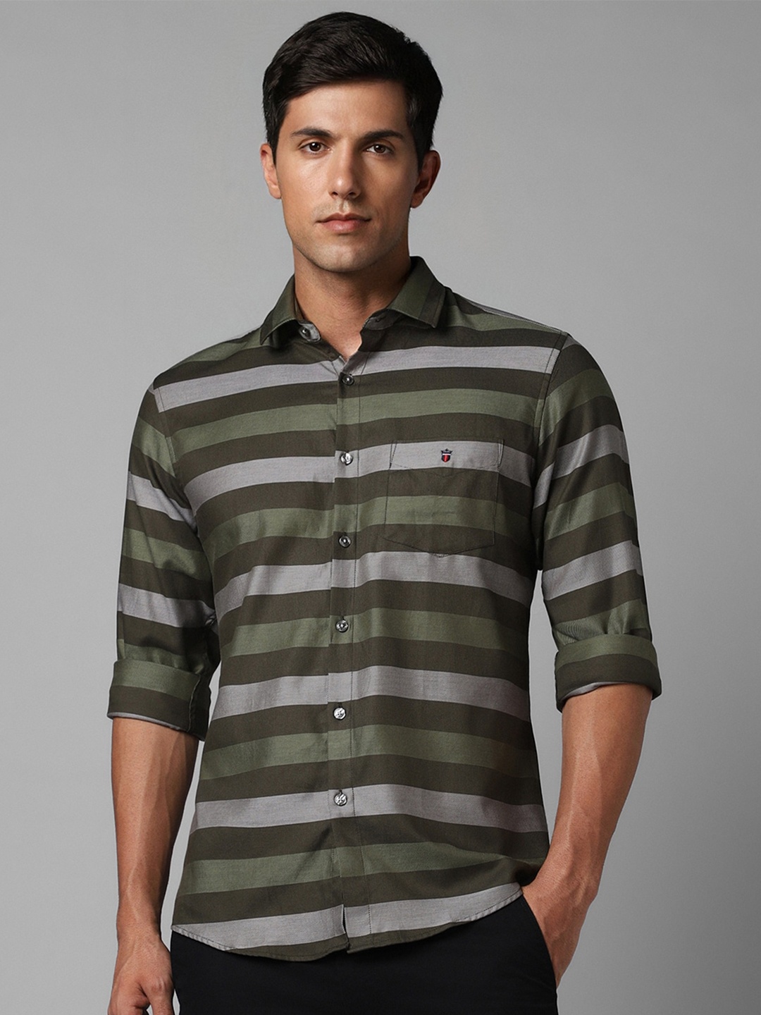 

Louis Philippe Sport Slim Fit Horizontal Striped Spread Collar Pure Cotton Casual Shirt, Green