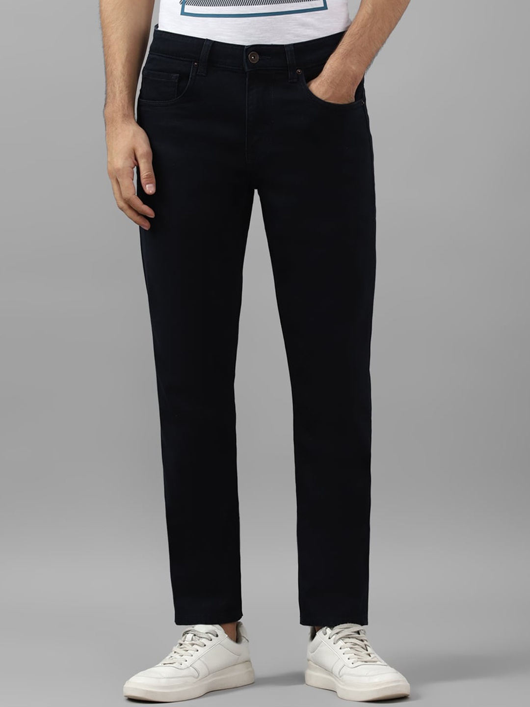 

Louis Philippe Jeans Men Clean Look Mid-Rise Slim Fit Stretchable Jeans, Black