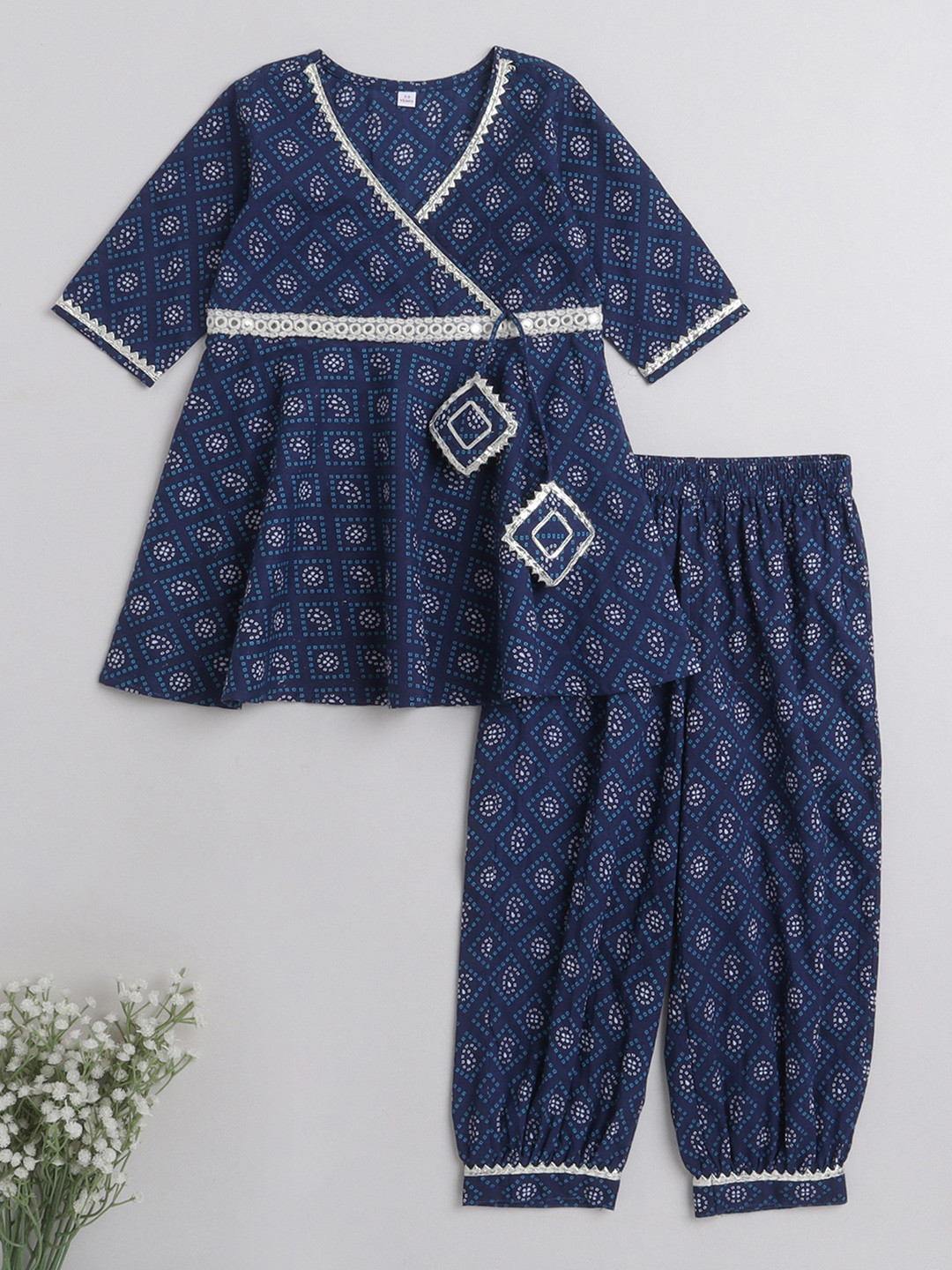 

The Magic Wand Girls Bandhani Printed Angrakha Gotta Patti Pure Cotton Kurta with Trousers, Navy blue