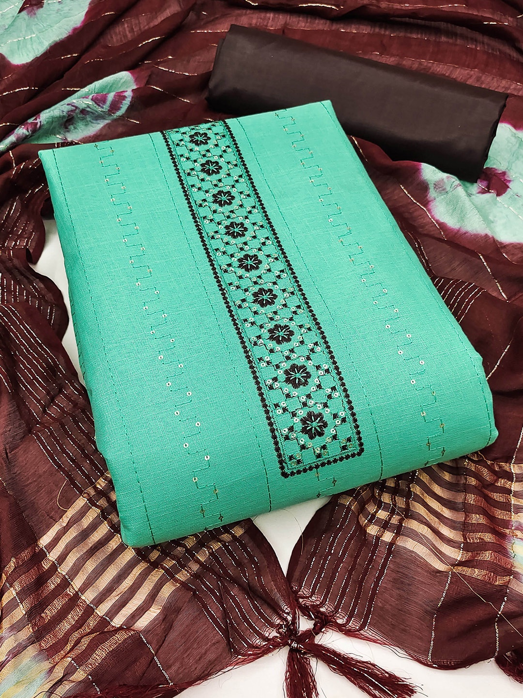 

MANVAA Ethnic Motifs Embroidered Sequinned Detail Unstitched Dress Material, Sea green