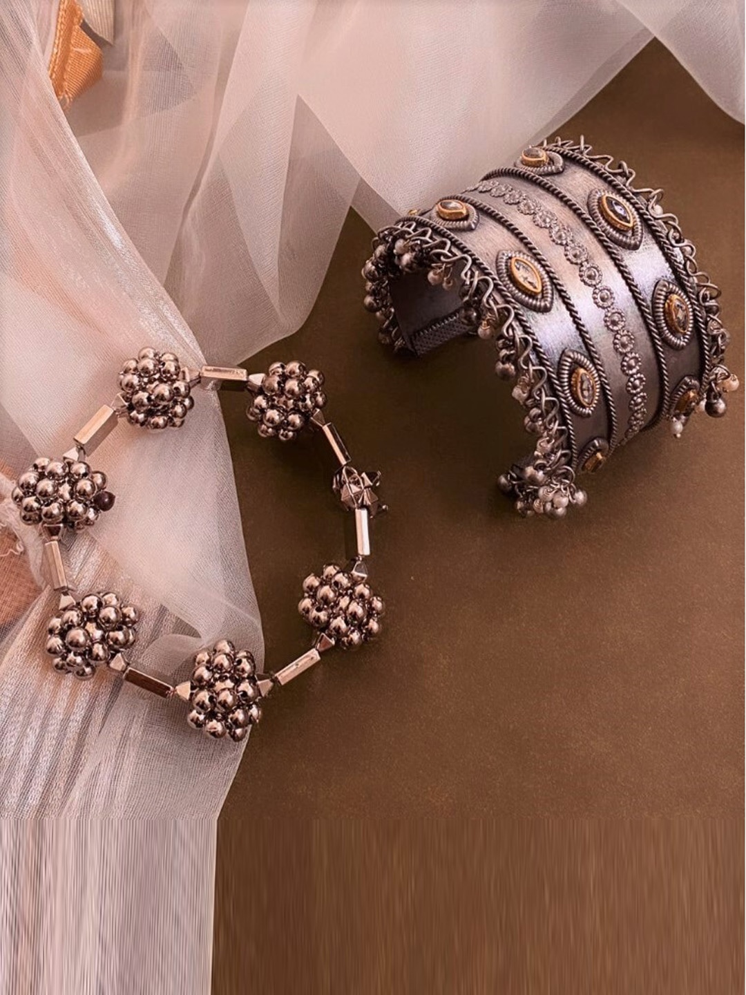 

ATIBELLE Set Of 2 Silver-Plated Kundan Studded Contemporary Bangles