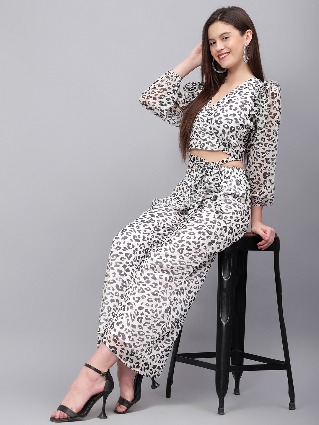 

ANVI Be Yourself White Animal Printed Crop Top With Palazzos