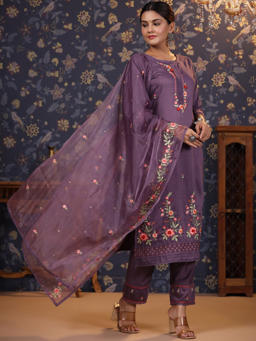 

House of Pataudi Floral Embroidered Lace Detail Kurta With Trouser & Dupatta, Purple