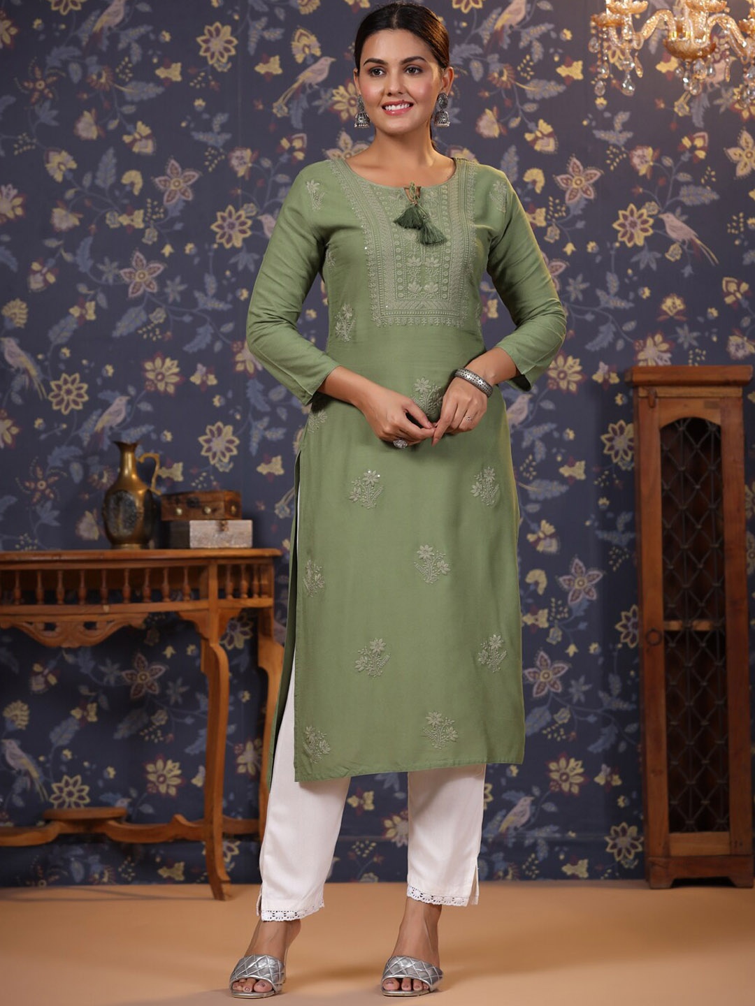 

House of Pataudi Floral Embroidered Tie-Up Neck Thread Work Straight Kurta, Olive