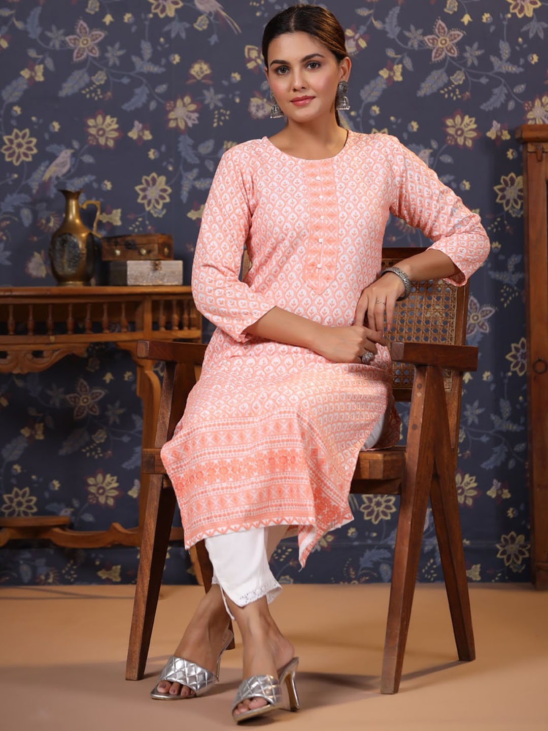 

House of Pataudi Ethnic Motifs Embroidered Straight Kurta, Orange