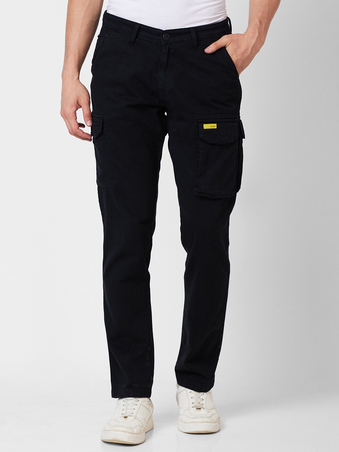 

SPYKAR Men Pure Cotton Cargos Trousers, Black