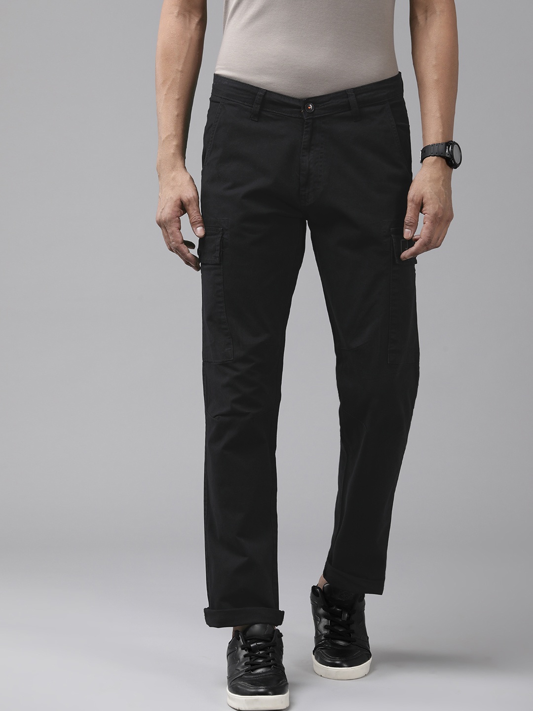 

SPYKAR Men Regular Fit Cargos Trousers, Black