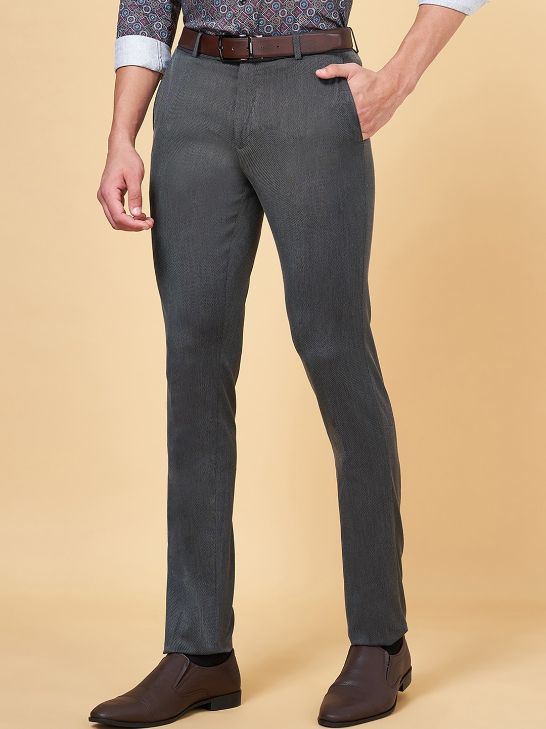 

Peregrine by Pantaloons Men Striped Slim Fit Mid-Rise Formal Trousers, Black