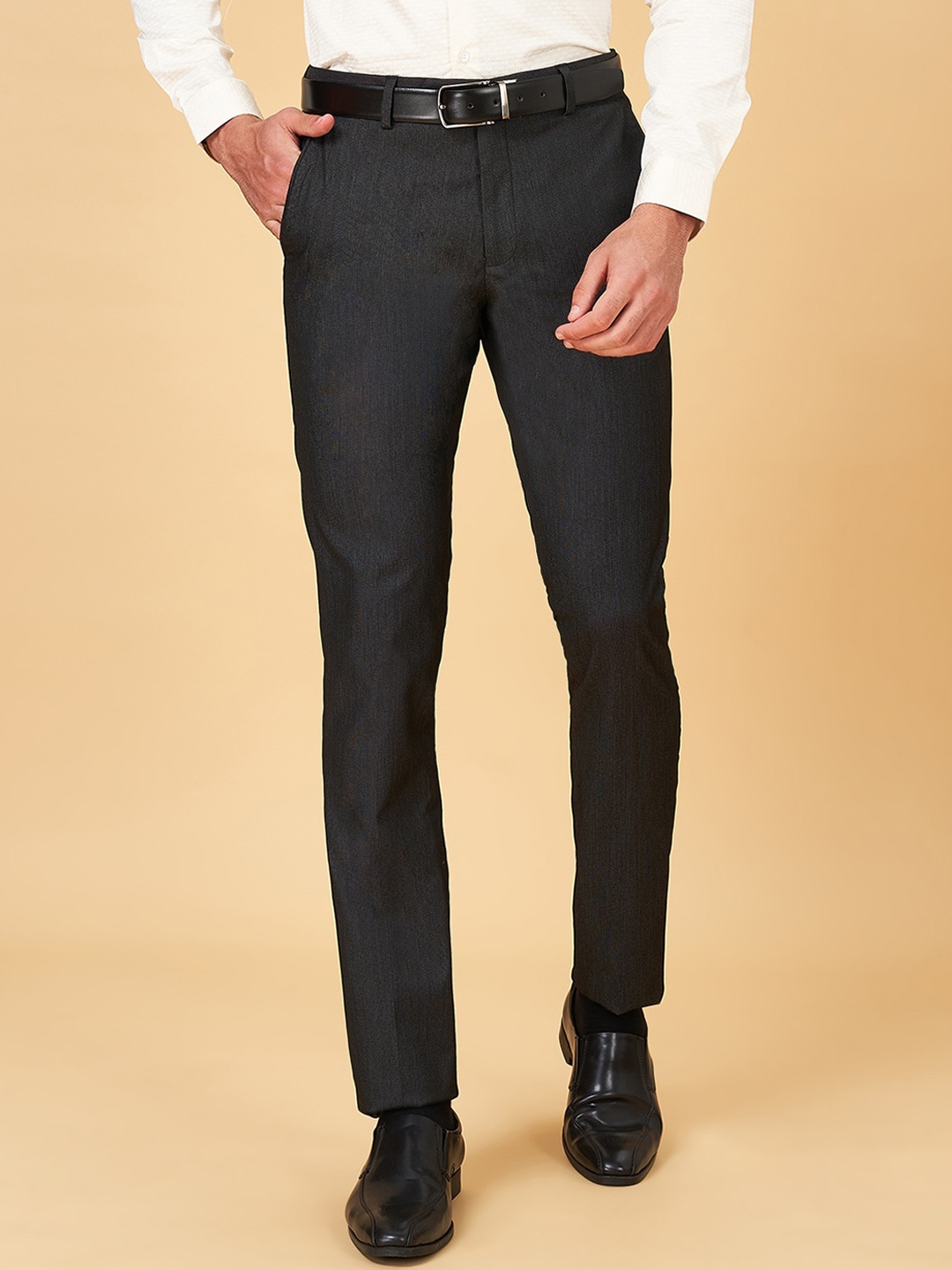 

Peregrine by Pantaloons Men Slim Fit Low-Rise Formal Trousers, Grey