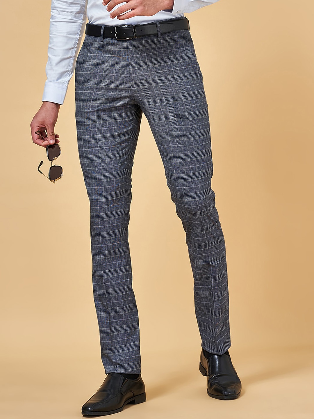 

Peregrine by Pantaloons Men Checked Slim Fit Low-Rise Trousers, Grey