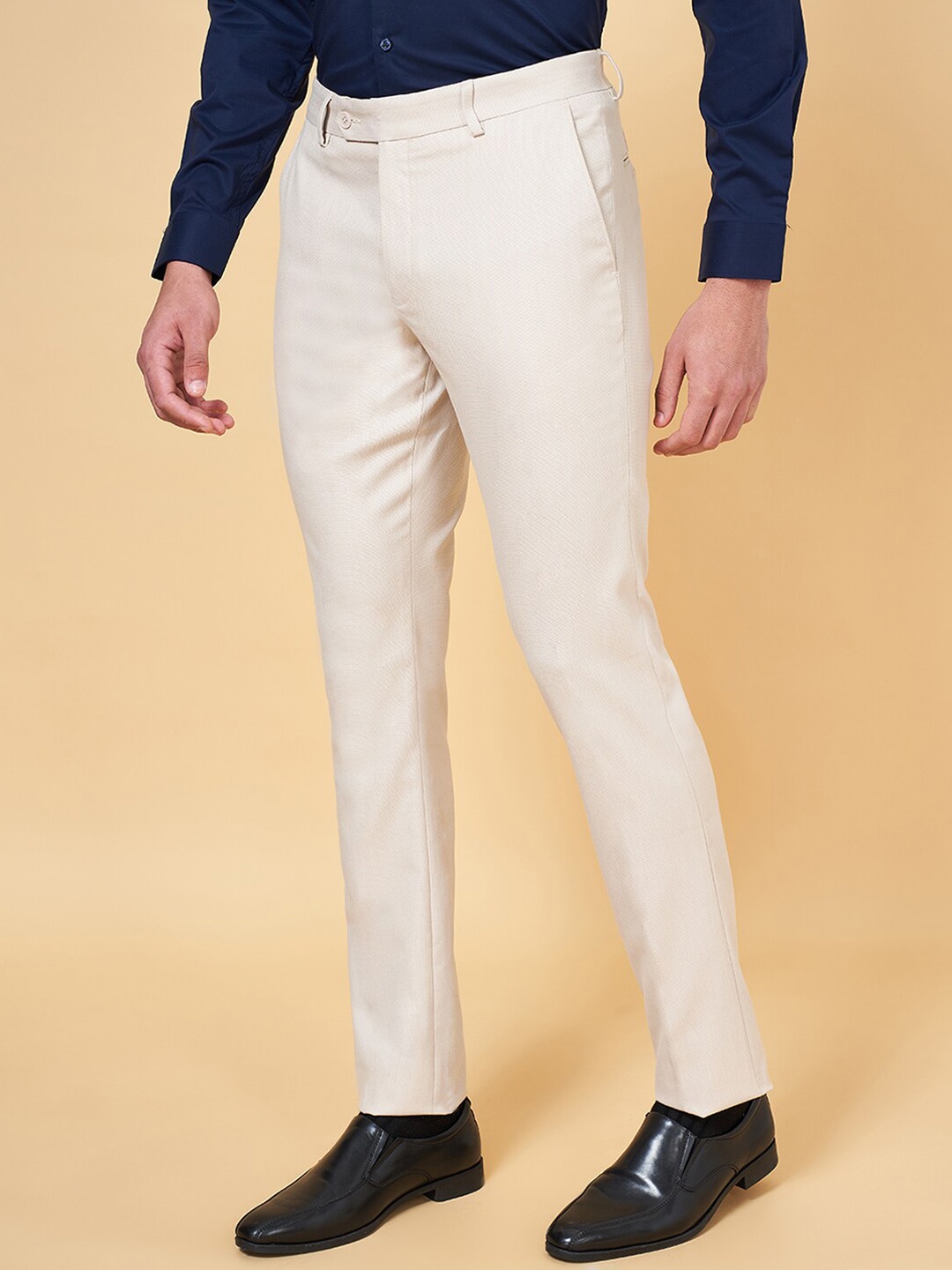 

Peregrine by Pantaloons Men Slim Fit Low-Rise Formal Trousers, Beige
