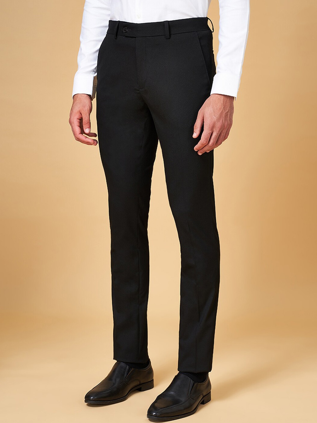 

Peregrine by Pantaloons Men Slim Fit Low-Rise Trousers, Black