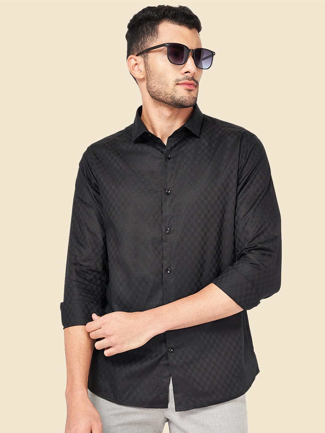 

Peregrine by Pantaloons Slim Fit Geometric Self Design Cotton Casual Shirt, Black