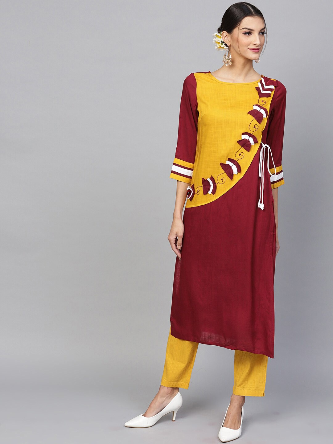 

AKS Colourblocked Thread Work Kurta, Maroon
