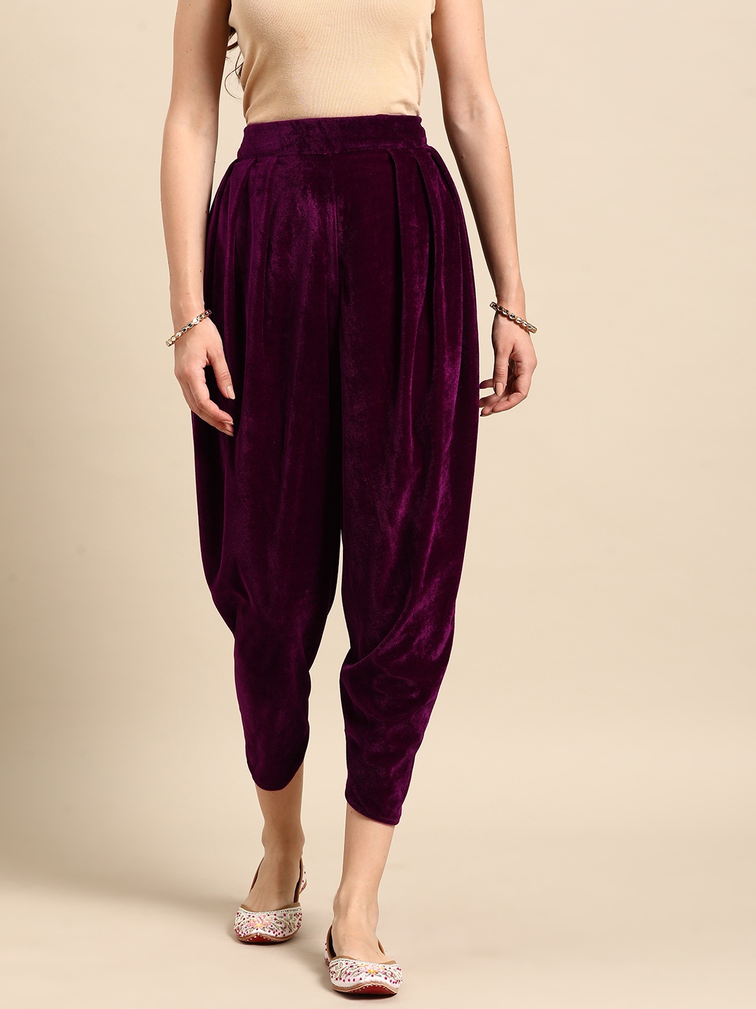 

Sangria Women Velvet Finish Dhoti Pants, Purple