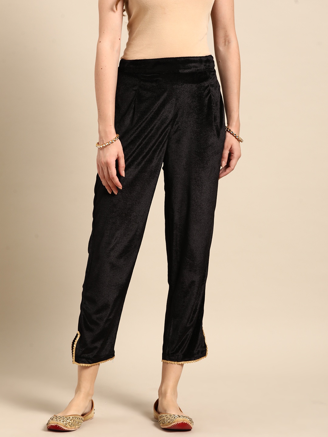 

Sangria Women Velvet Finish Gota Pati Trousers, Black