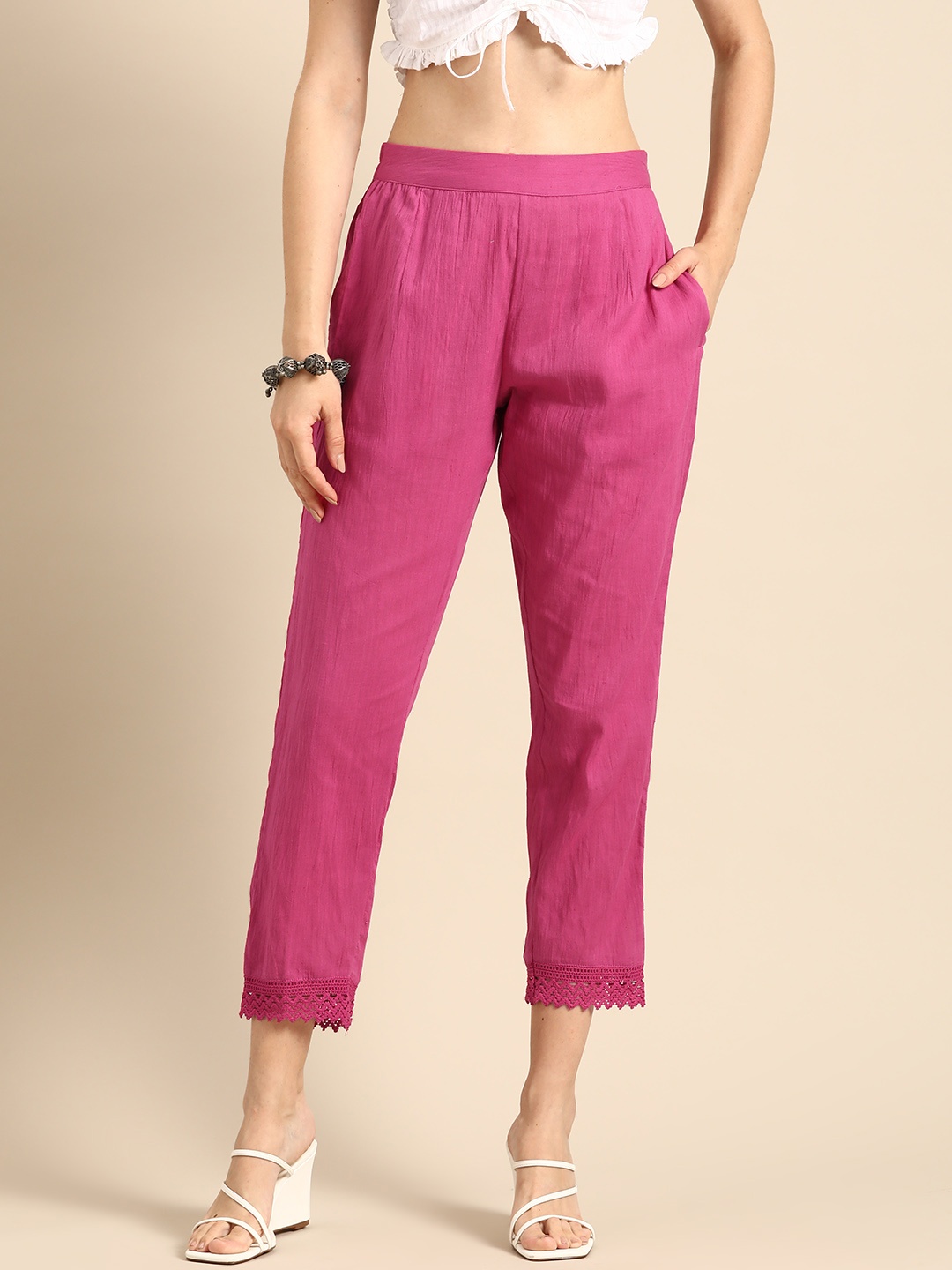 

Sangria Women Pure Cotton Lace Detailed Cropped Trousers, Pink