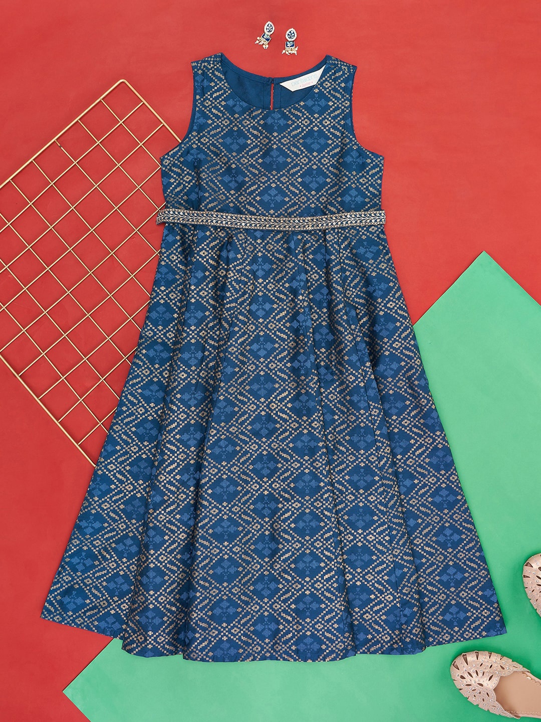 

AKKRITI BY PANTALOONS Girls Floral Printed Sleeveless Fit and Flare Dress, Blue