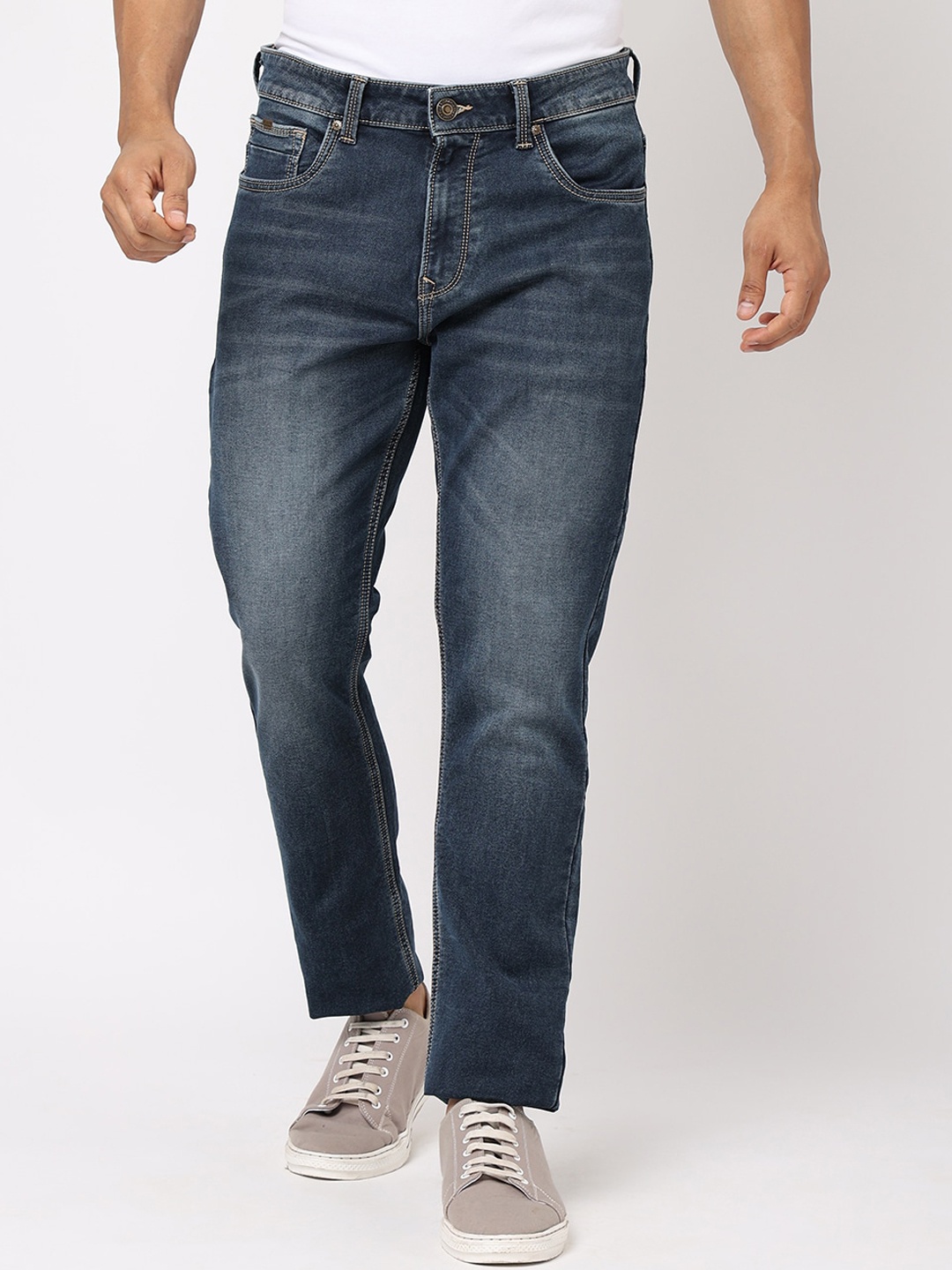 

Blue Buddha Men Slim Fit Clean Look Light Fade Cotton Jeans