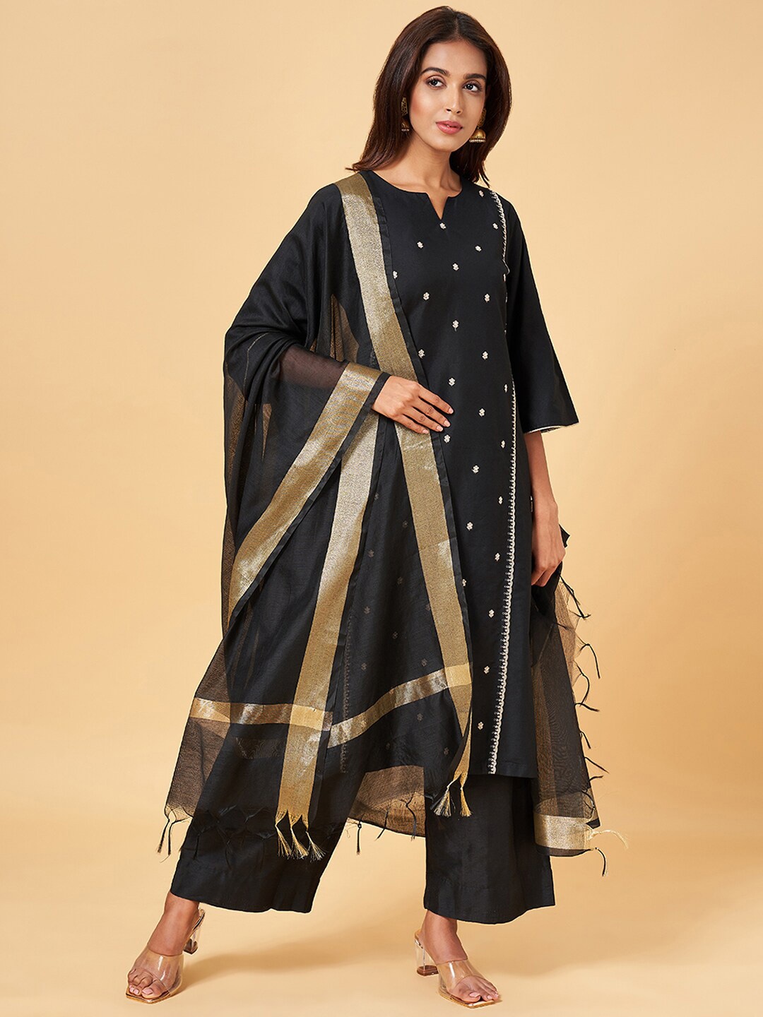 

RANGMANCH BY PANTALOONS Black & Gold-Toned Dupatta with Zari