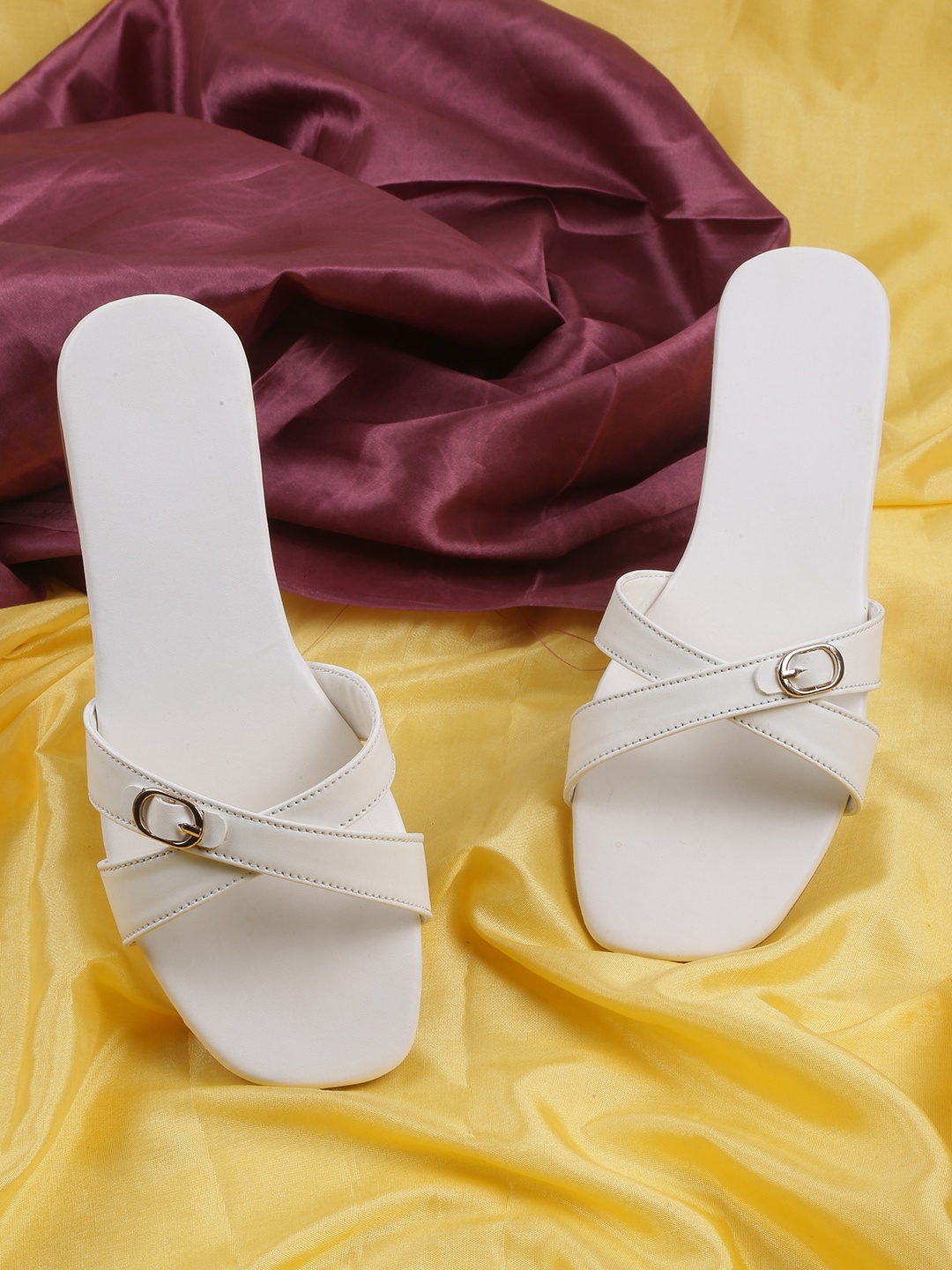 

CLOSHO Criss-Cross Strap Open Toe Flats, White
