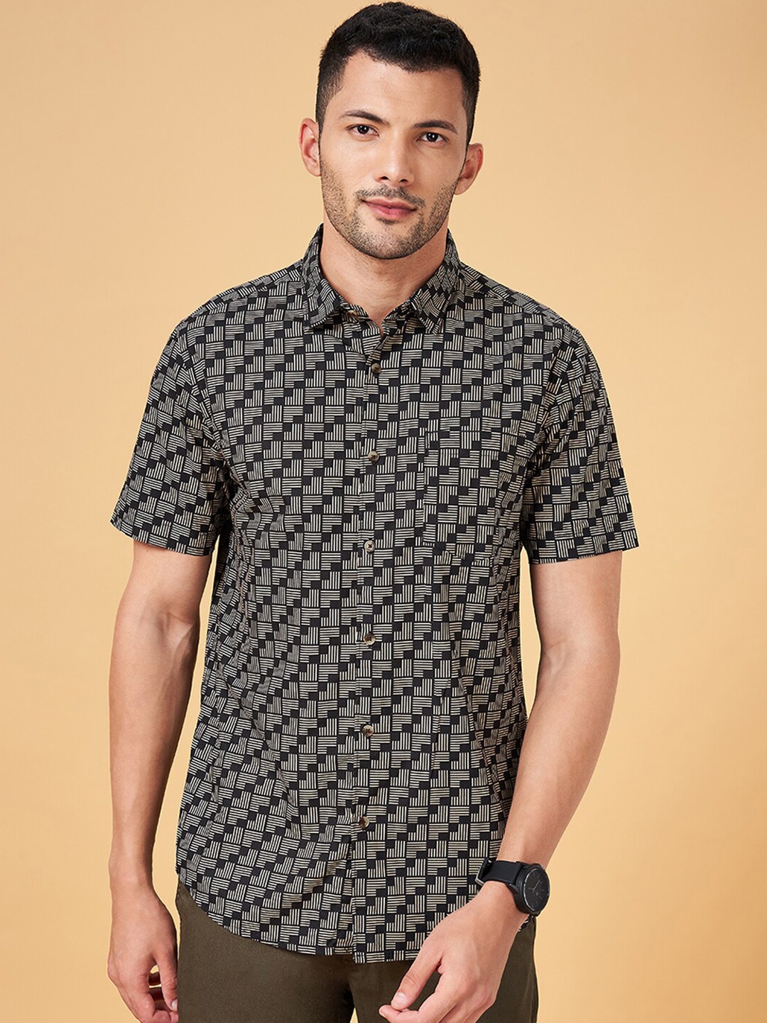 

BYFORD by Pantaloons Slim Fit Geometric Printed Cotton Casual Shirt, Black