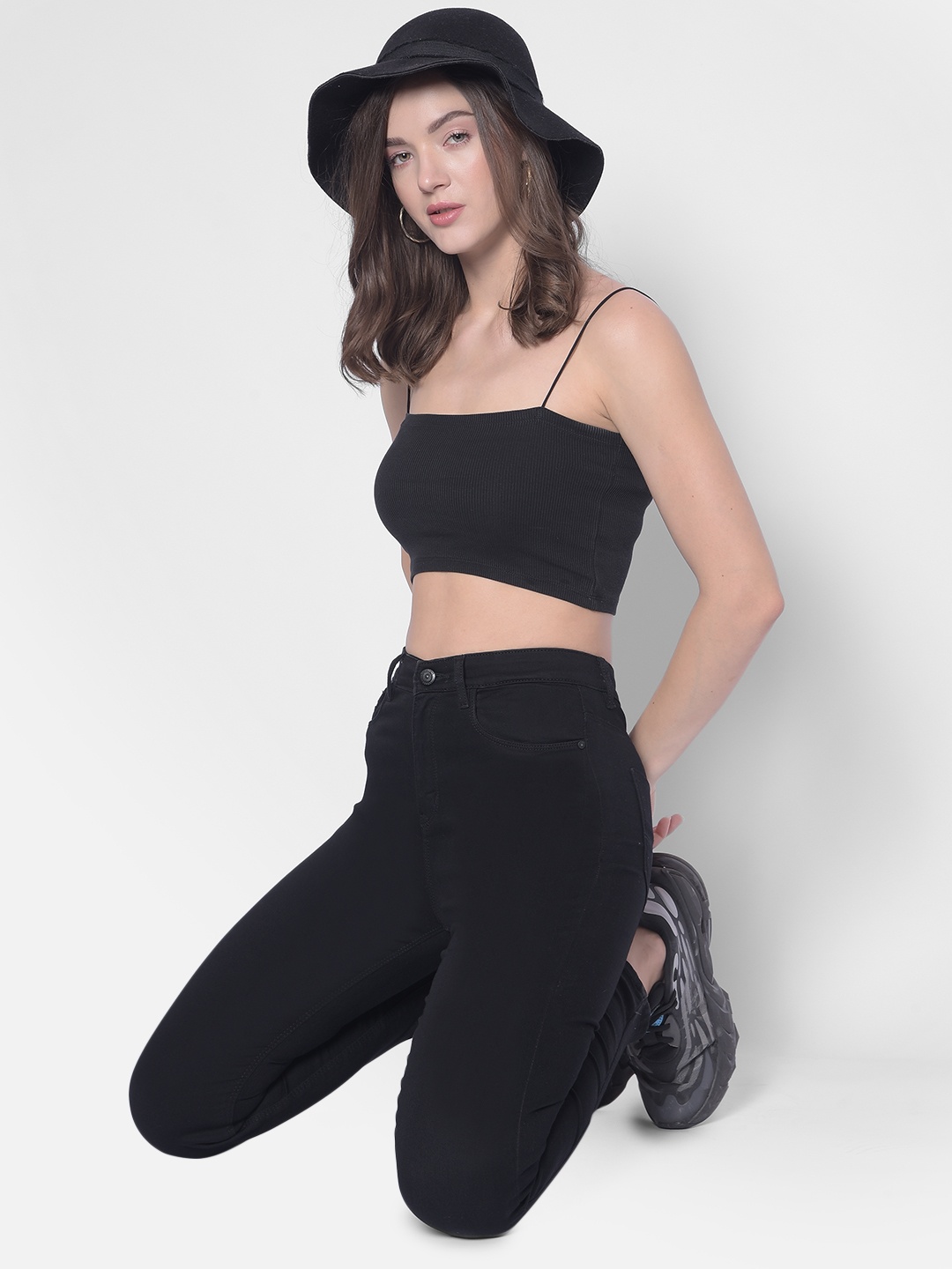 

Crimsoune Club Women Skinny Fit Mid-Rise Stretchable Cotton Jeans, Black