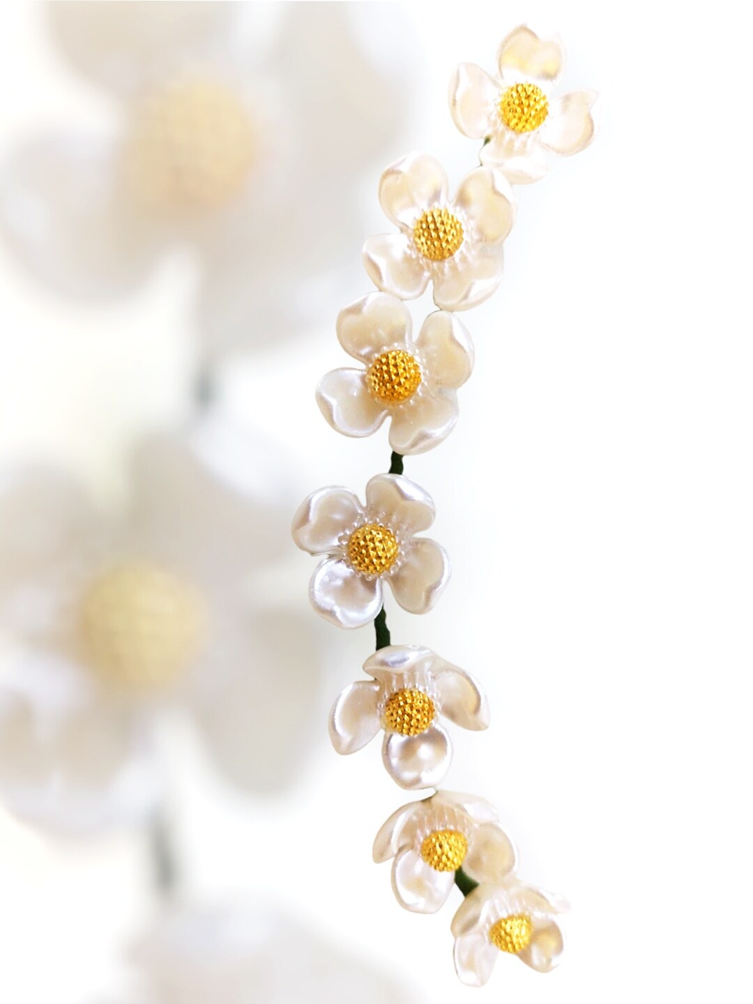 

Hair Flare Set Of 9 Embellished Hair Accessory, White