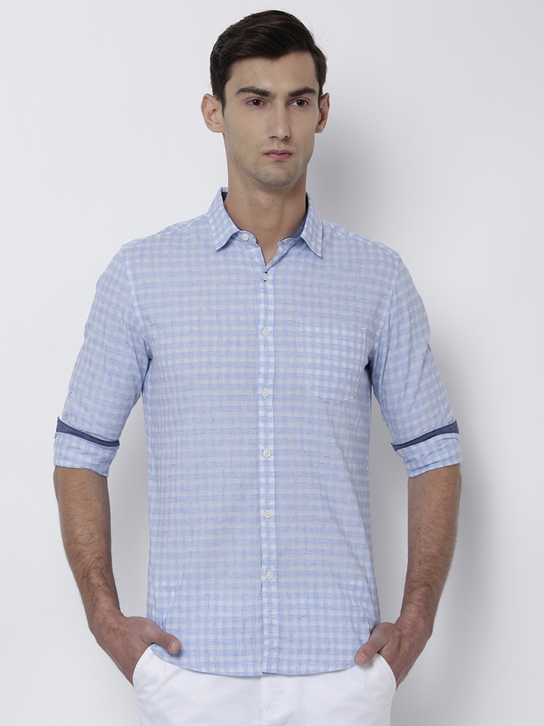 

Black coffee Men Blue & Off-White Slim Fit Checked Casual Shirt